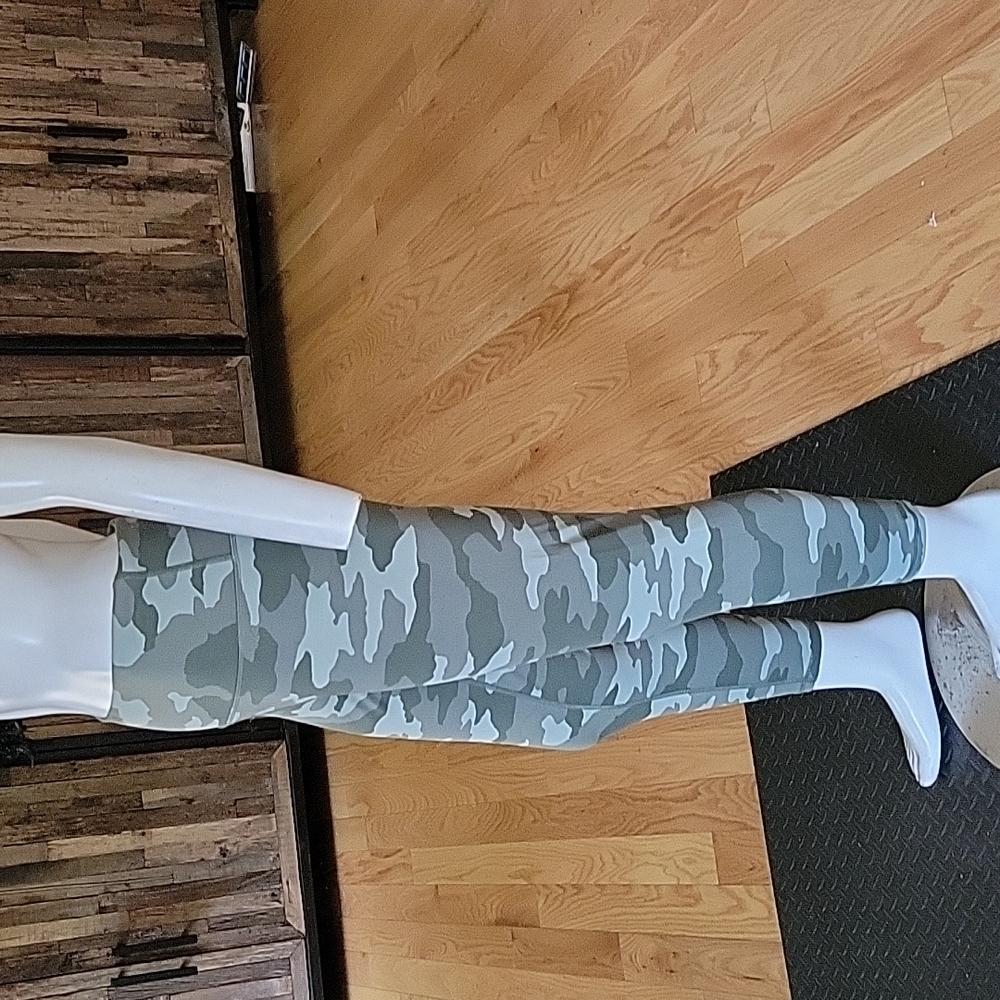 Aerie chill play move camo leggings - Picture 3 of 9